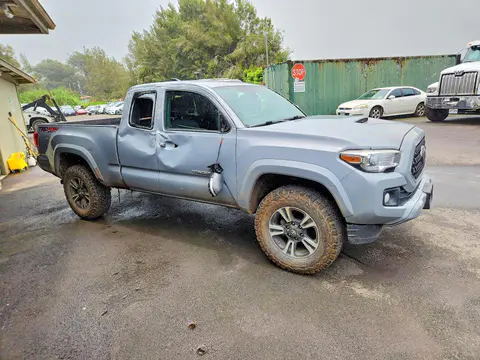 2018 Toyota Tacoma VIN 5TFSZ5AN6JX126622 фото 4