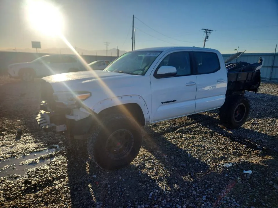 2018 Toyota Tacoma VIN 5TFCZ5AN0JX136230 фото 1
