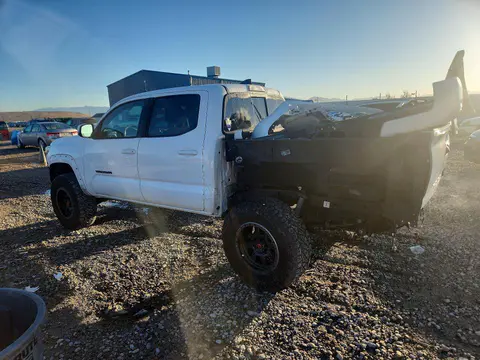 2018 Toyota Tacoma VIN 5TFCZ5AN0JX136230 фото 2