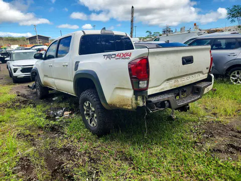 2019 Toyota Tacoma VIN 5TFCZ5AN1KX182957 фото 2
