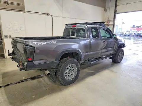 3TYSZ5ANXMT014341 — 2021 Toyota Tacoma, фото 3 с аукциона Copart 13.10.2026, Мелкие вмятины и царапины