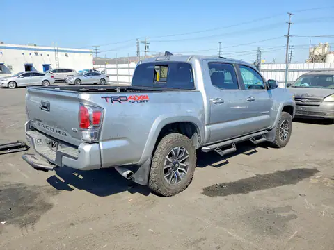 3TMCZ5AN9NM484152 — 2022 Toyota Tacoma, фото 3 с аукциона Copart 30.09.2026, Вандализм