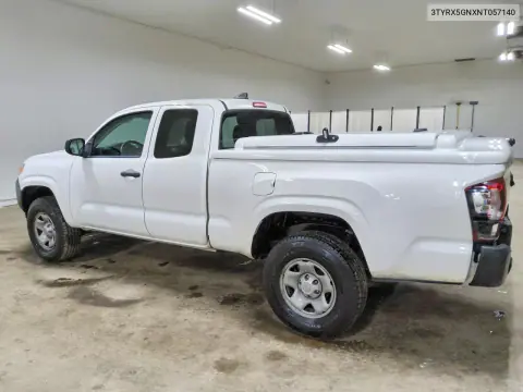 2022 Toyota Tacoma Sr VIN 3TYRX5GNXNT057140 фото 2