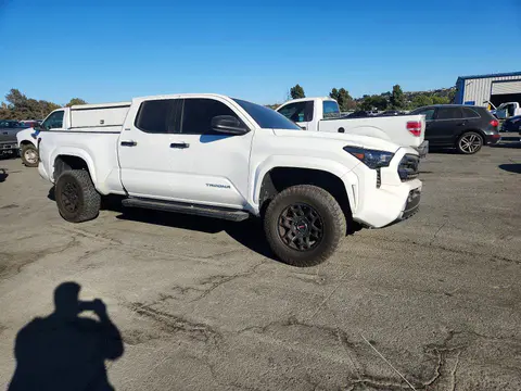 2024 Toyota Tacoma VIN 3TMLB5JN7RM022585 фото 4