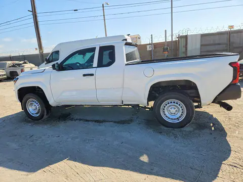 2025 Toyota Tacoma VIN 3TYJDAHN4ST036793 фото 2