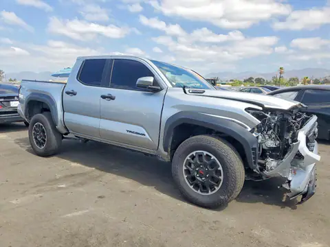 3TYLC5LN2ST022790 — 2025 Toyota Tacoma, фото 4 с аукциона Copart 30.09.2026, Передняя часть