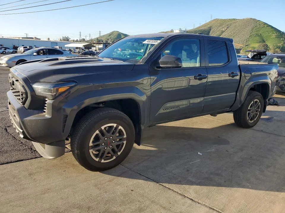 2025 Toyota Tacoma VIN 3TMLB5JN1SM137561 фото 1