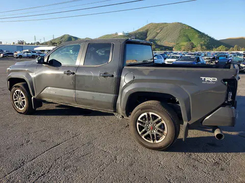 2025 Toyota Tacoma VIN 3TMLB5JN1SM137561 фото 2