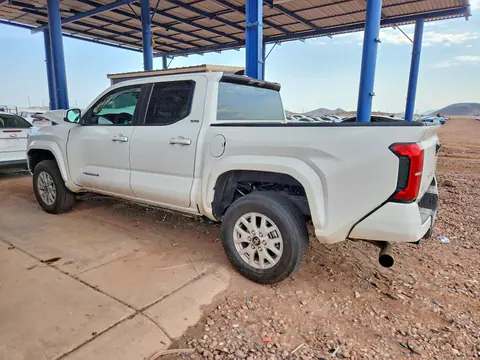 2026 Toyota Tacoma VIN 3TMLB5JNXTM228670 фото 2