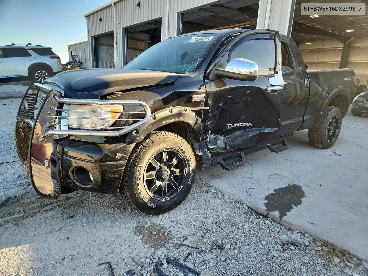2013 Toyota Tundra Double Cab Limited VIN 5TFBW5F16DX299317 фото 1