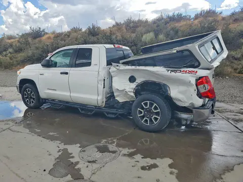 2014 Toyota Tundra VIN 5TFUW5F14EX374042 фото 2