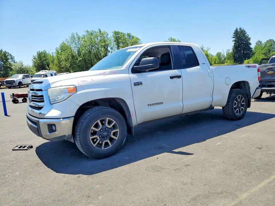 5TFUY5F14HX617945 Toyota Tundra 2017 — повреждение Боковая часть, фото до ремонта