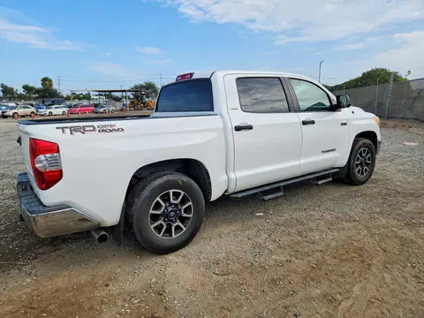2017 Toyota Tundra VIN 5TFEY5F1XHX225864 фото 3