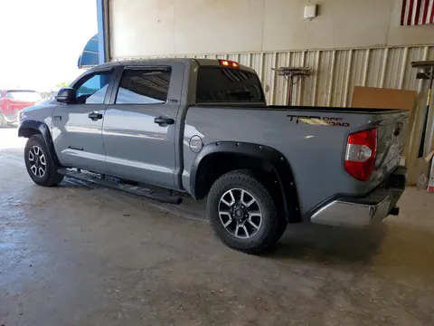 2018 Toyota Tundra VIN 5TFEY5F12JX231339 фото 2