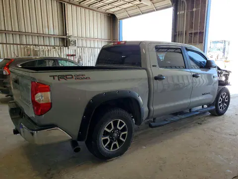 2018 Toyota Tundra VIN 5TFEY5F12JX231339 фото 3