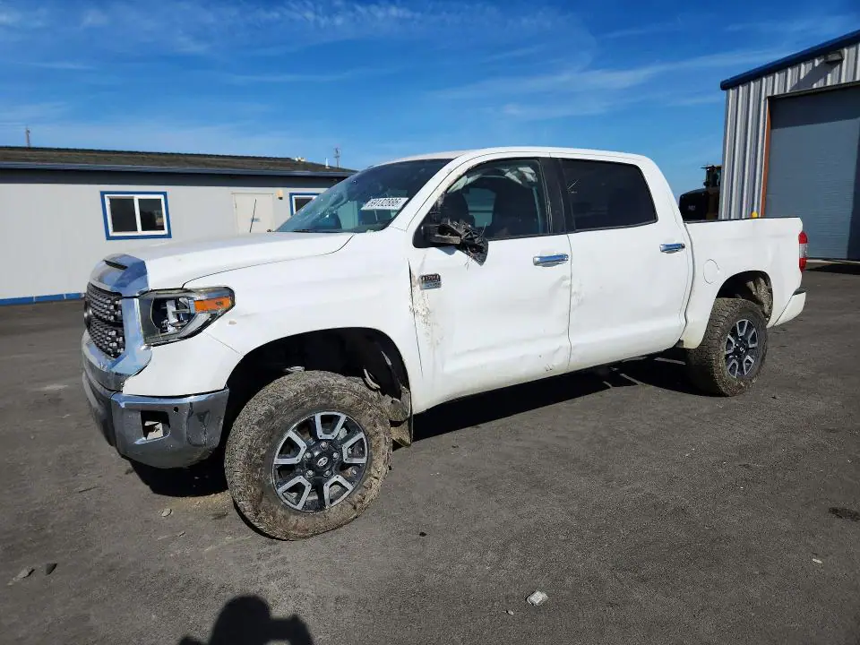 5TFAY5F12JX752768 Toyota Tundra 2018 — повреждение Боковая часть, фото до ремонта