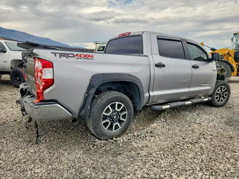 2019 Toyota Tundra VIN 5TFDY5F19KX806842 фото 3