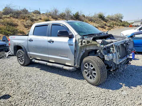 2019 Toyota Tundra VIN 5TFDY5F19KX806842 фото 4