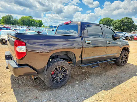 5TFAY5F19LX887975 — 2020 Toyota Tundra, фото 3 с аукциона Copart 30.09.2026, Передняя часть