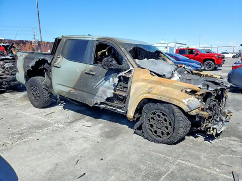 5TFWA5DB2RX175273 — 2024 Toyota Tundra, фото 4 с аукциона Copart 30.09.2026, Пожар
