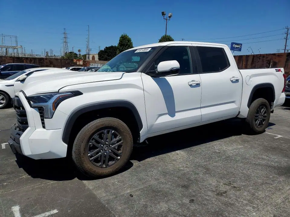 5TFLA5DB5SX279815 Toyota Tundra 2025 — повреждение Передняя часть, фото до ремонта