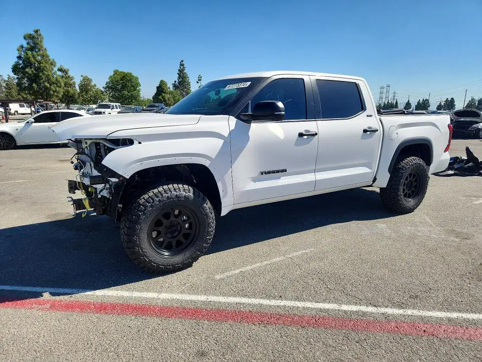 5TFLA5DB9TX413596 Toyota Tundra 2026 — повреждение Передняя часть, фото до ремонта