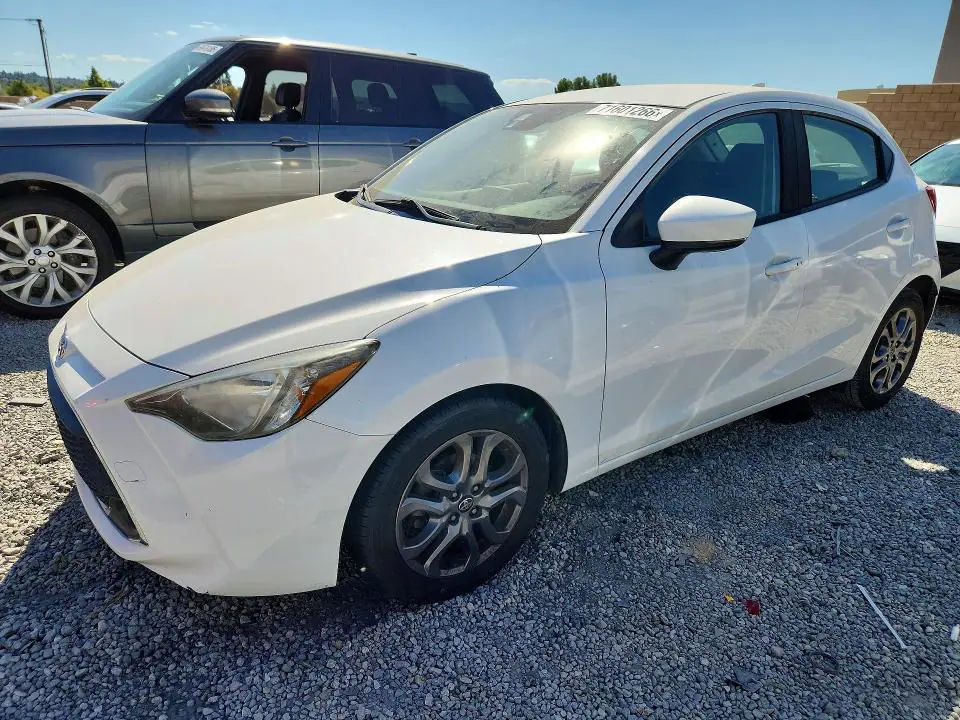 3MYDLBJV7LY700317 Toyota Yaris Hatchback 2020 — повреждение Передняя часть, фото до ремонта