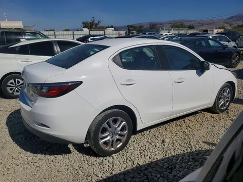 2017 Toyota YARIS IA VIN 3MYDLBYV2HY180119 фото 3