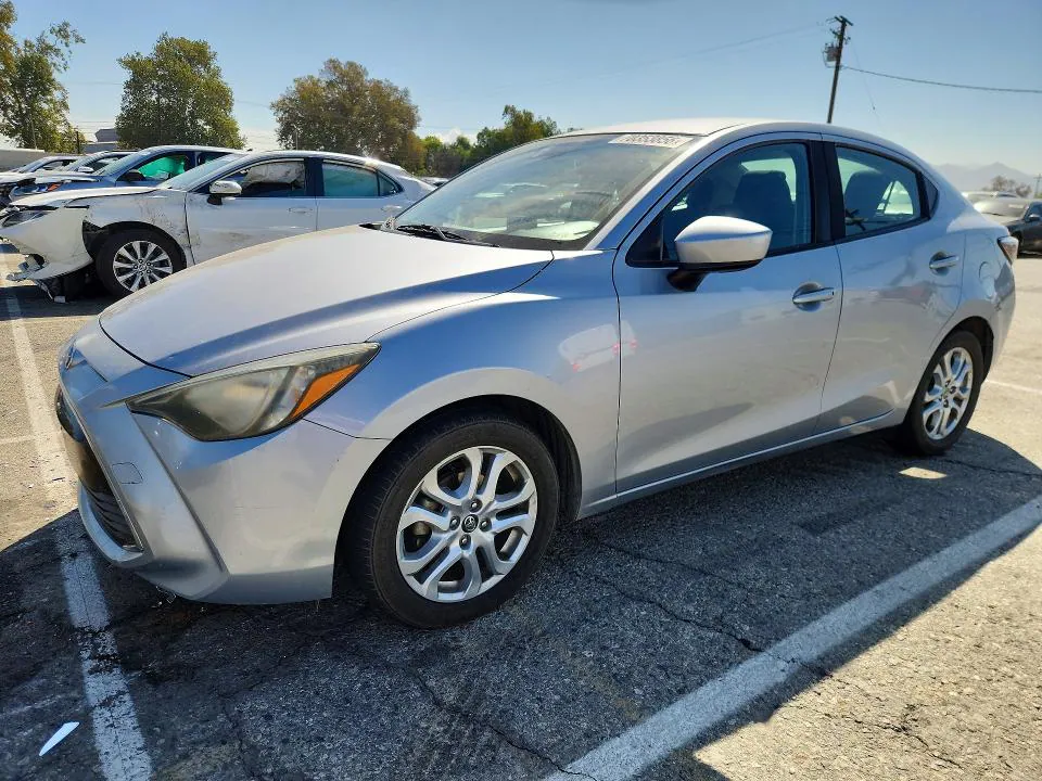 2018 Toyota YARIS IA VIN 3MYDLBYV4JY302713 фото 1