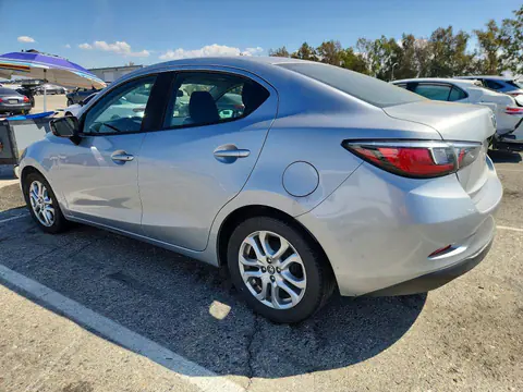 2018 Toyota YARIS IA VIN 3MYDLBYV4JY302713 фото 2