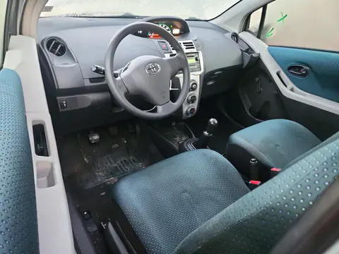 2007 Toyota Yaris Base VIN JTDJT903575069712 фото 8