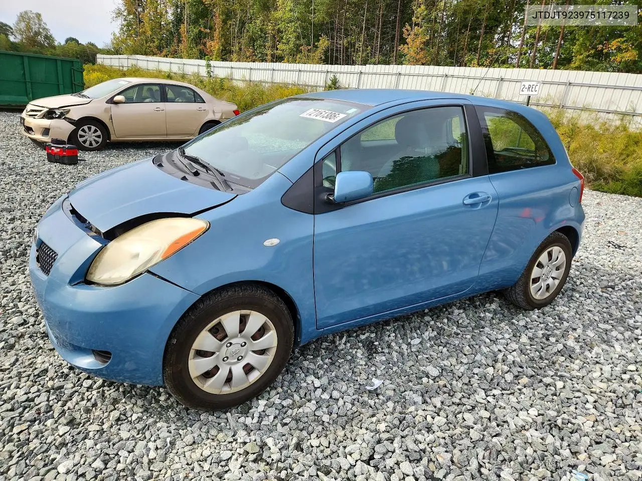 2007 Toyota Yaris Base VIN JTDJT923975117239 фото 1