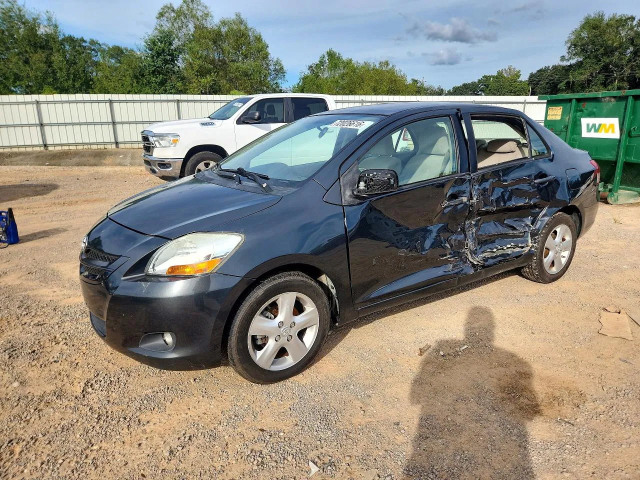2008 Toyota Yaris Base VIN JTDBT923284028656 фото 1
