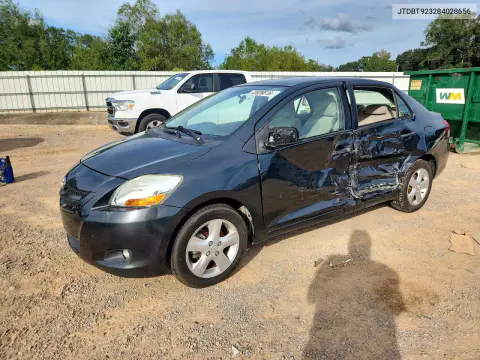 JTDBT923284028656 — 2008 Toyota Yaris, Сторона, фото до ремонта