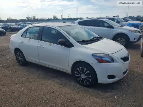 2009 Toyota Yaris Base VIN JTDBT903694061373 фото 4