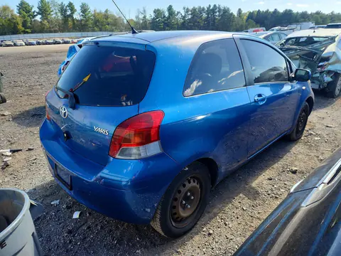2010 Toyota Yaris Base VIN JTDJT4K39A5306788 фото 3