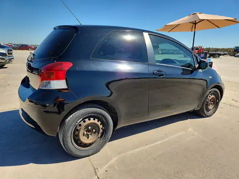2011 Toyota Yaris Base VIN JTDJT4K33B5336628 фото 3