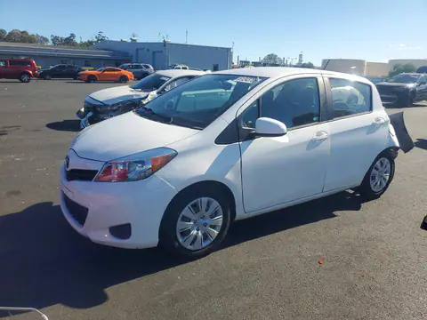 VNKKTUD30EA012041 — 2014 Toyota Yaris, Задняя часть (Rear End), фото до ремонта