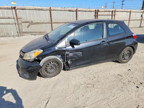 VNKJTUD34EA006268 — 2014 Toyota Yaris, Передняя часть (Front End), фото до ремонта