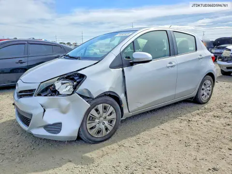 JTDKTUD36ED596761 — 2014 Toyota Yaris, Передняя часть, фото до ремонта