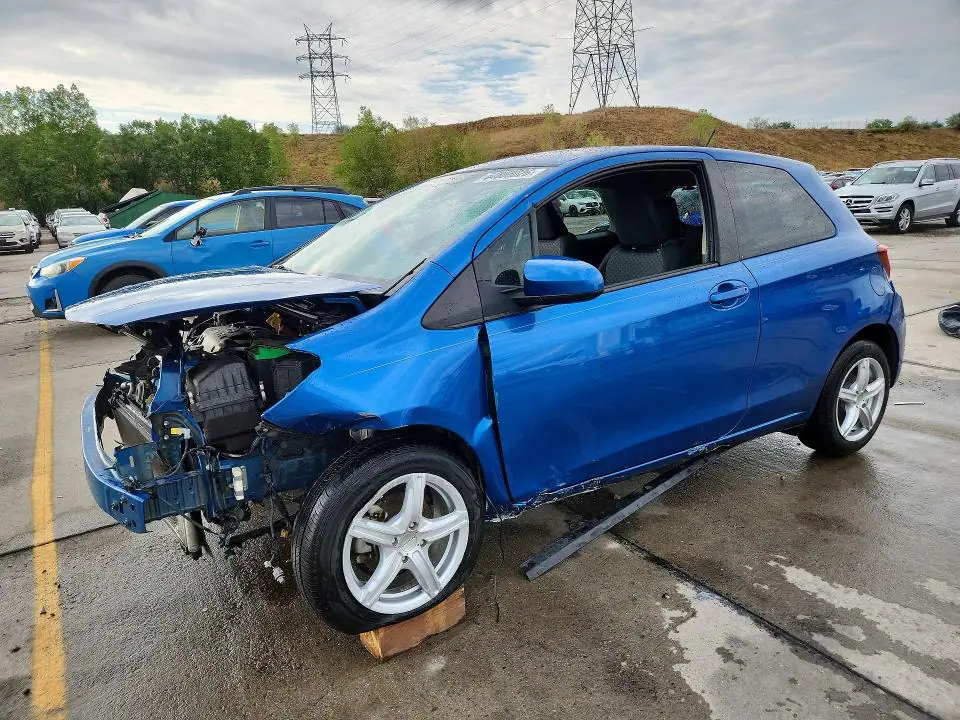 VNKJTUD32FA044132 Toyota Yaris 2015 — повреждение Передняя часть, фото до ремонта