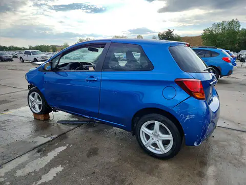 VNKJTUD32FA044132 — 2015 Toyota Yaris, фото 2 с аукциона Copart 30.09.2026, Передняя часть