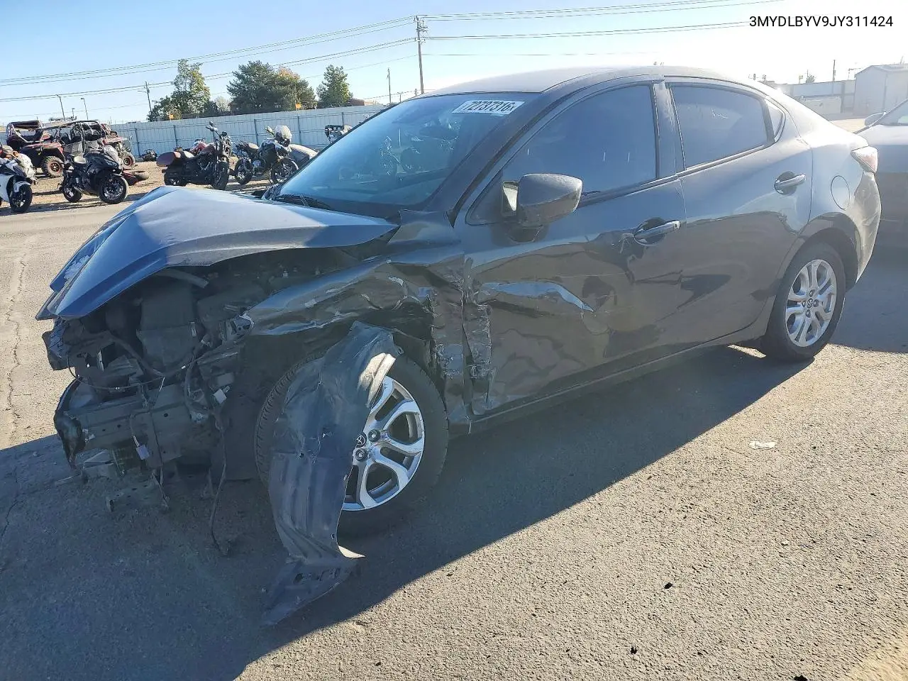 3MYDLBYV9JY311424 Toyota Yaris 2018 — повреждение Передняя часть, фото до ремонта