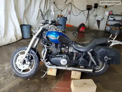 SMT915RN65J228331 — 2005 Triumph Speedmaster, фото 3 с аукциона Copart, Боковая часть