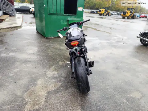 SMTA604S1RTBK6060 — 2024 Triumph Street Triple, фото 4 с аукциона Copart, Механические повреждения