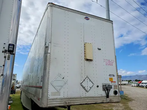 1UYVS2530GG678491 — 2016 Utility Trailer Mfg Trailers, Передняя часть (Front End), фото до ремонта