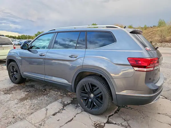1V2MR2CA2JC592393 — 2018 Volkswagen Atlas, фото 2 с аукциона Copart, Град