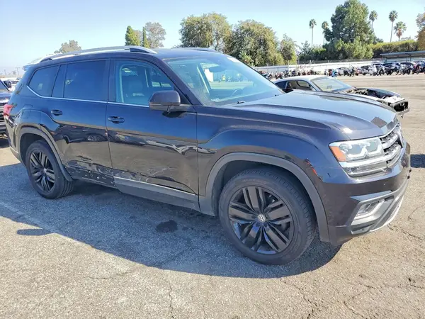 1V2EP2CA5JC600139 — 2018 Volkswagen Atlas, фото 4 с аукциона Copart, Боковая часть