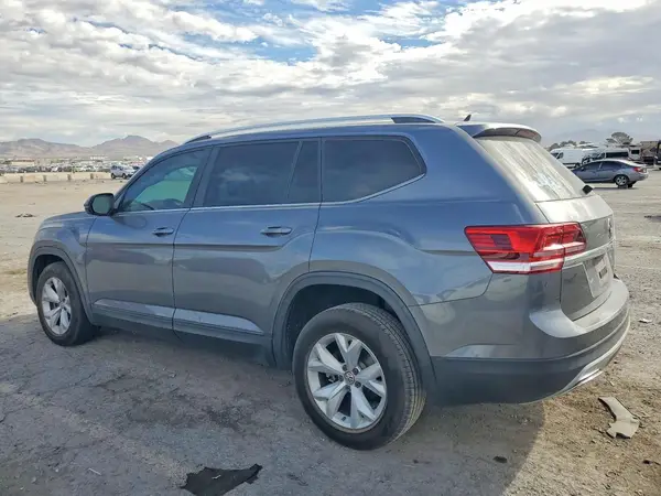 1V2AR2CA2JC556478 — 2018 Volkswagen Atlas, фото 2 с аукциона Copart, Передняя часть