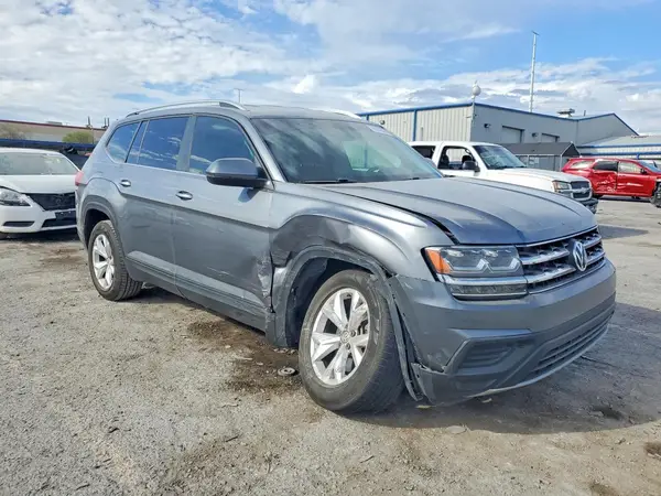 1V2AR2CA2JC556478 — 2018 Volkswagen Atlas, фото 4 с аукциона Copart, Передняя часть